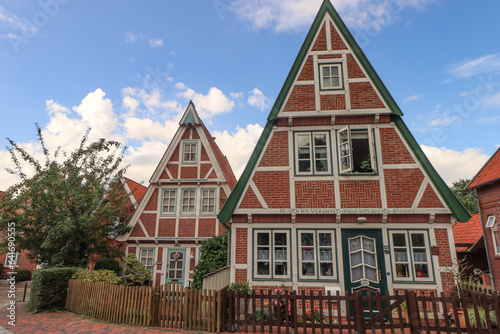 Norddeutsches Kleinod; Häuserzeile in der Altstadt vom Nordseebad Otterndorf(Johann-Heinrich-Voß-Straße)