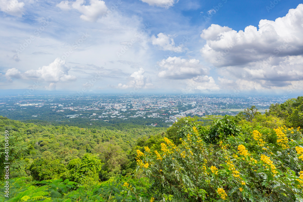 The Chiang Mai's highest view point Saw the city as wide as the eye, good atmosphere, beautiful view in front.