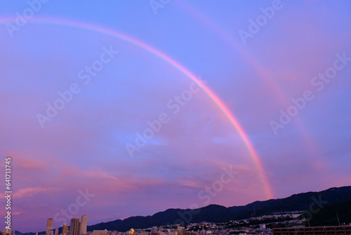 早朝、六甲山系にかかる虹。神戸市内より撮影