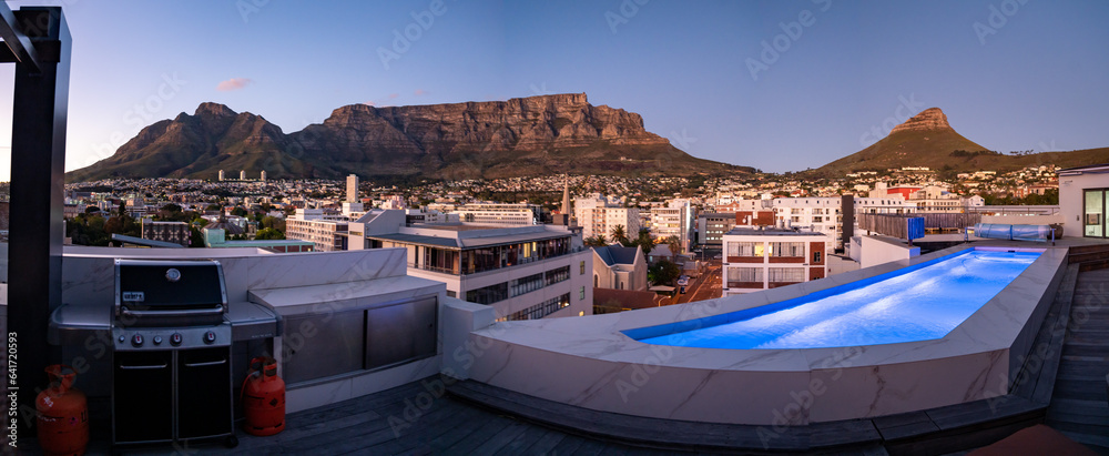 Obraz premium Aerial view of Cape Town city centre at sunset in Western Cape, South Africa