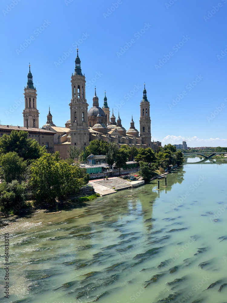 View on the Basílica de Nuestra Señora del Pilar from the Ebro riverside