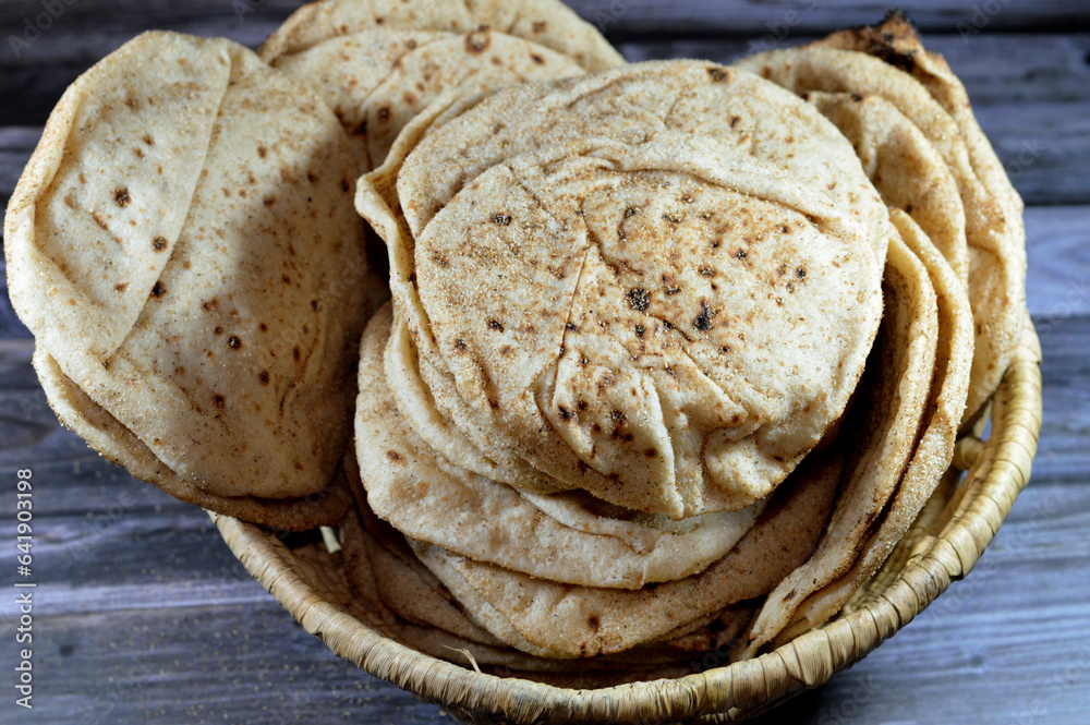 Traditional Egyptian flat bread with wheat bran and flour, regular Aish