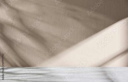 Various props with an autumn atmosphere in the warm afternoon sunlight.