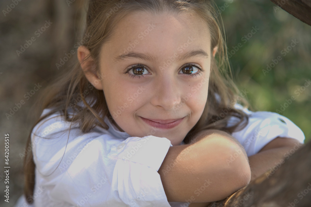 Beautiful Young girl smiling
Beautiful Young girl smiling
