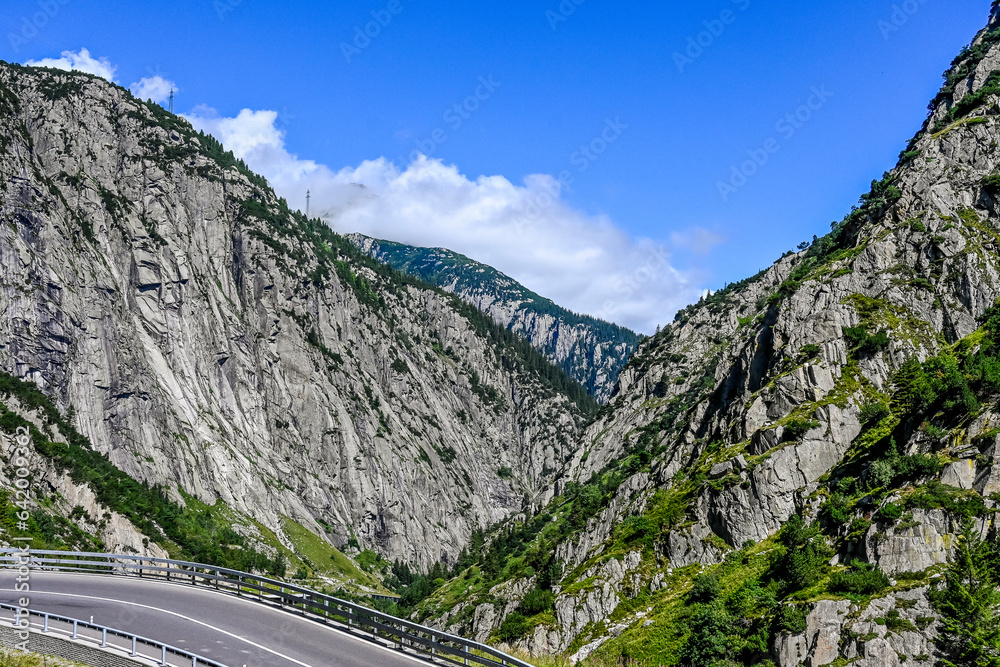 Schöllenen, Schöllenenschlucht, Schlucht, Passstrasse, Bergstrasse, Gotthard, Gotthardpass, Fluss, Reuss, Göschenen, Alpen, Schweizer Berge, Uri, Sommer, Schweiz 