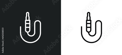 sound cable icon isolated in white and black colors. sound cable outline vector icon from electronic devices collection for web, mobile apps and ui.