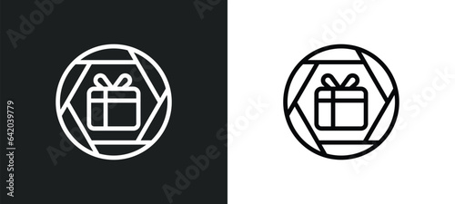Wallpaper Mural gift shop icon isolated in white and black colors. gift shop outline vector icon from signs collection for web, mobile apps and ui. Torontodigital.ca