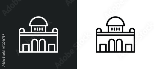 alcala gate icon isolated in white and black colors. alcala gate outline vector icon from monuments collection for web, mobile apps and ui.