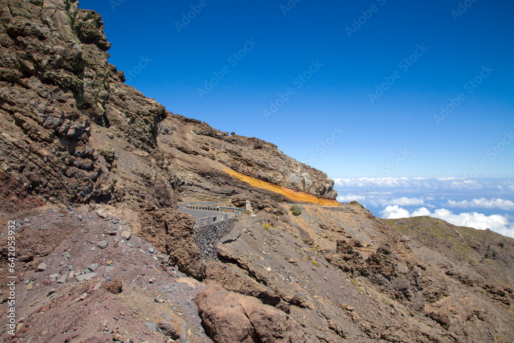 Auf dem Weg zum Roque de los Muchachos mit Blick in die Caldera. Stock