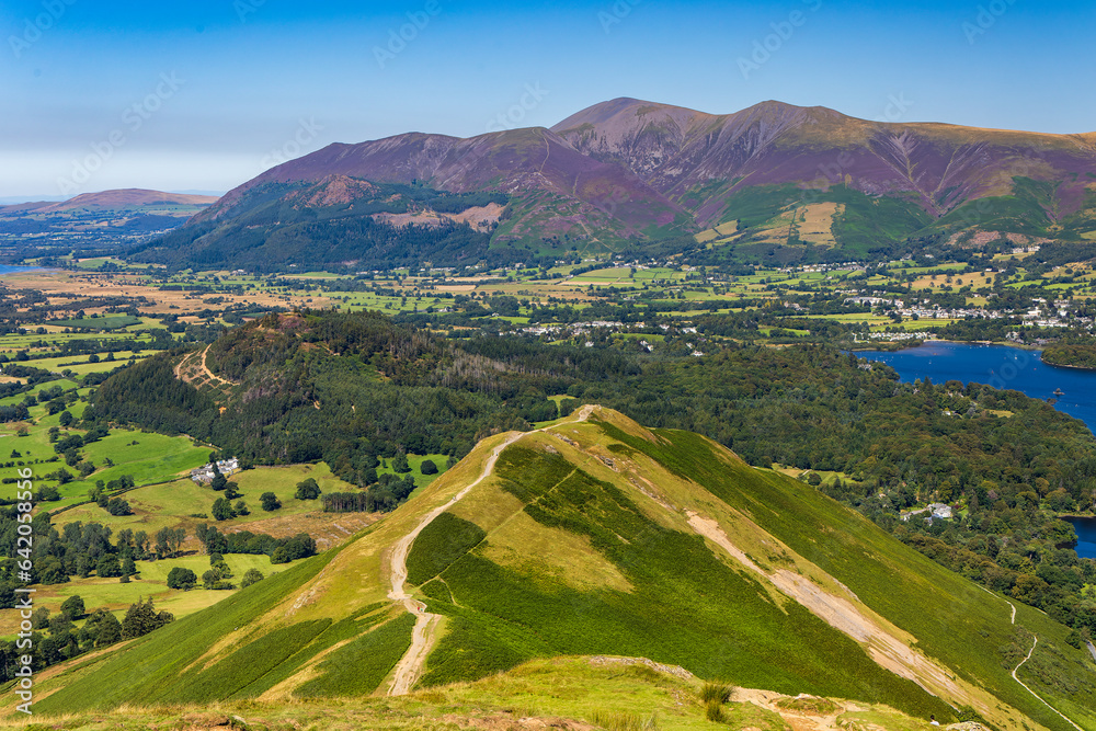 Fototapeta premium Hiking trails and rural mountain scenery in the Lake District