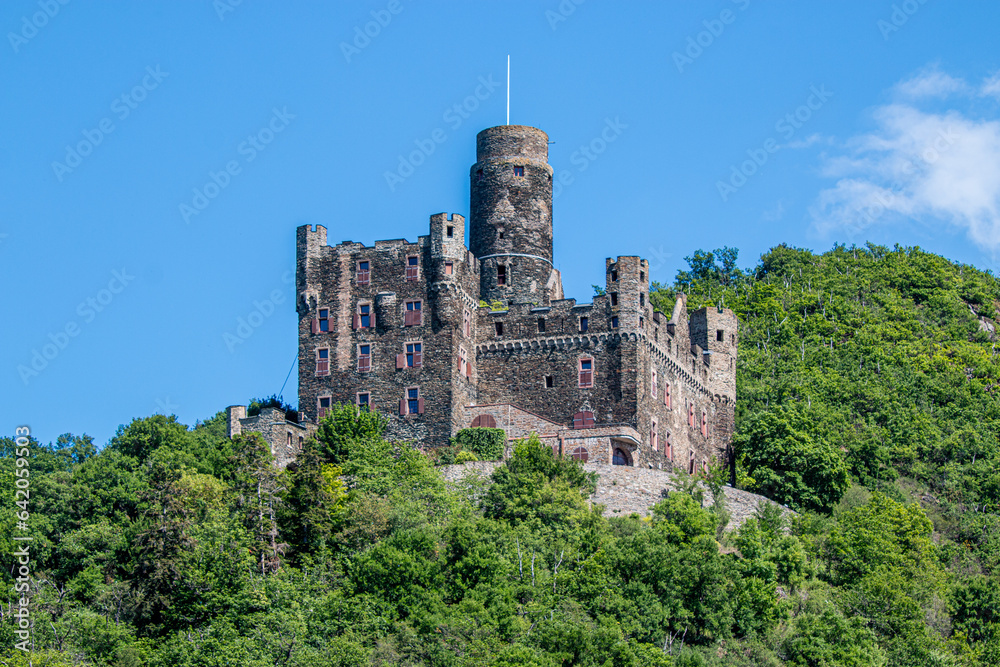 Burg Maus, eine Höhenburg im oberen Mittelrheintal