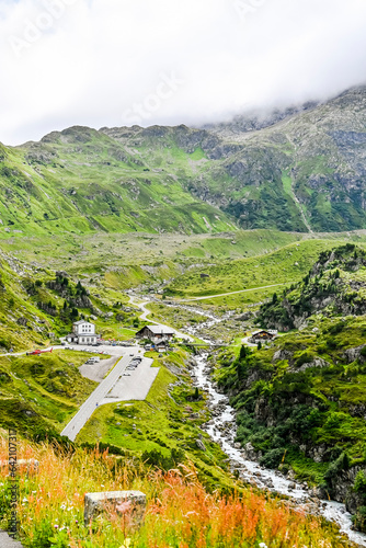 Susten, Sustenpass, Passstrasse, Bergstrasse, Haslital, Berner Oberland, Alpen, Bergpass, Alpenpass, Sustenhorn, Steingletscher, Bergbach, Sommer, Schweiz photo