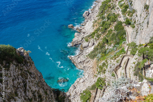 Ansicht von oben auf die Via Krupp auf Capri, Italien