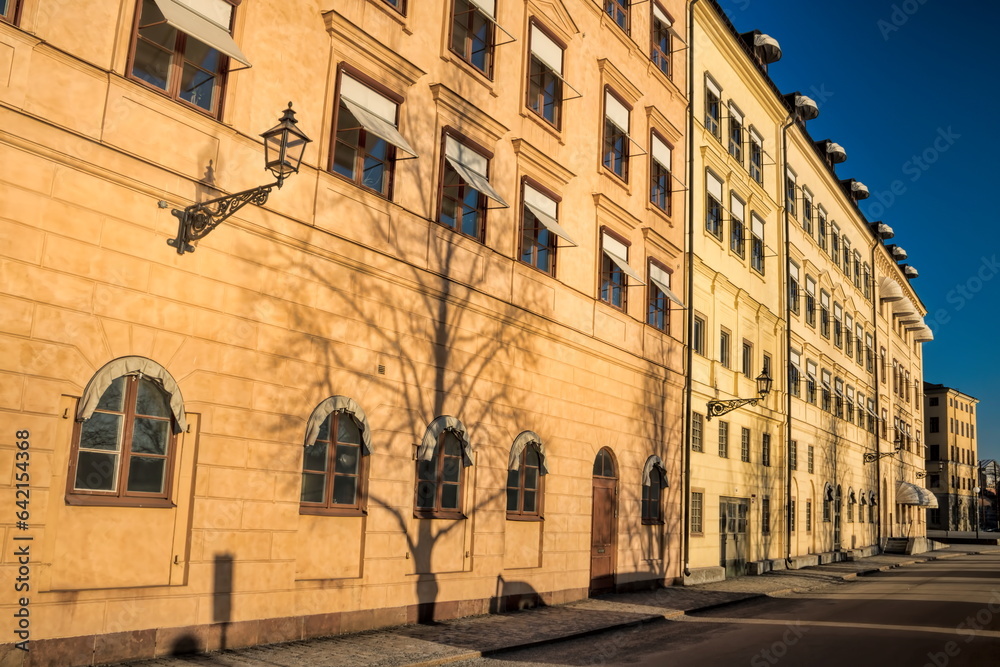 stockholm, schweden - fassaden auf der insel gamla stan