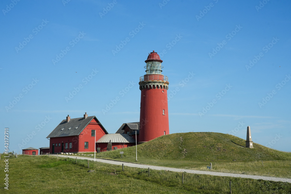 Roter Leuchtturm von Bovbjerg an der Nordseeküste von Dänemark