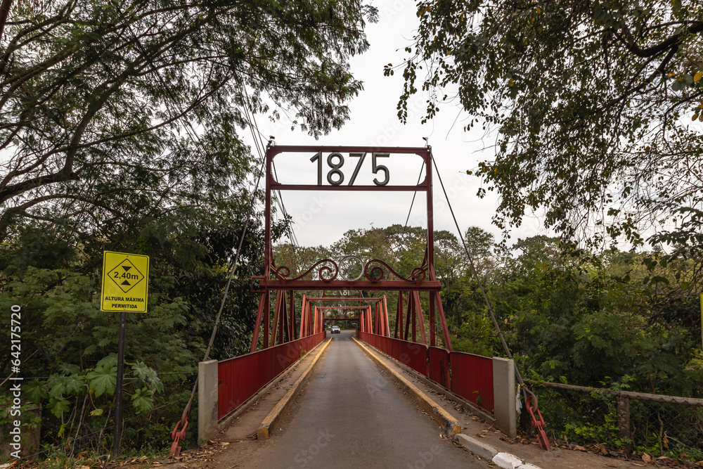 Ponte Pedro Abrucês, na cidade de Jaguariúna, Estado de São Paulo, Brasil Ponte Pedro Abrucês, na cidade de Jaguariúna, Estado de São Paulo, Brasil