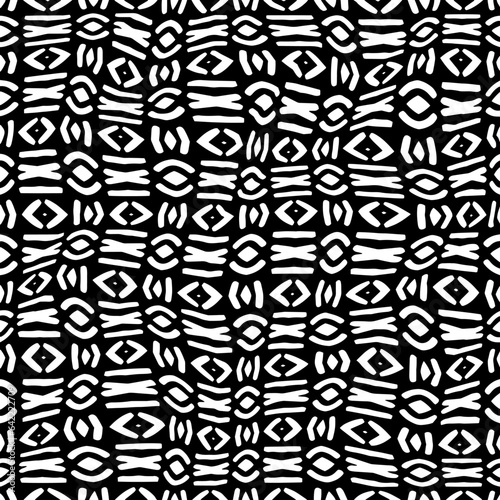 White background with black pattern.Repeat Pattern for fashion, textile design,  on wall paper, wrapping paper, fabrics and home decor. Seamless pattern in grunge style.