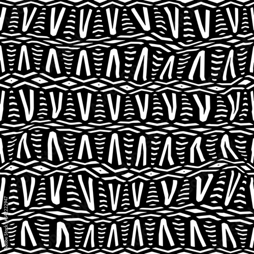 White background with black pattern.Repeat Pattern for fashion, textile design,  on wall paper, wrapping paper, fabrics and home decor. Seamless pattern in grunge style.