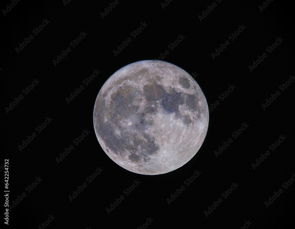 Obraz premium full moon in the night, moon, full moon over black, super moon