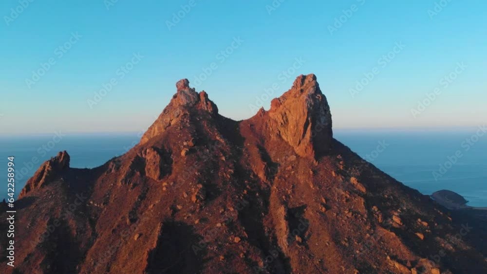 cima del cerro del tetakawi tomada con dron