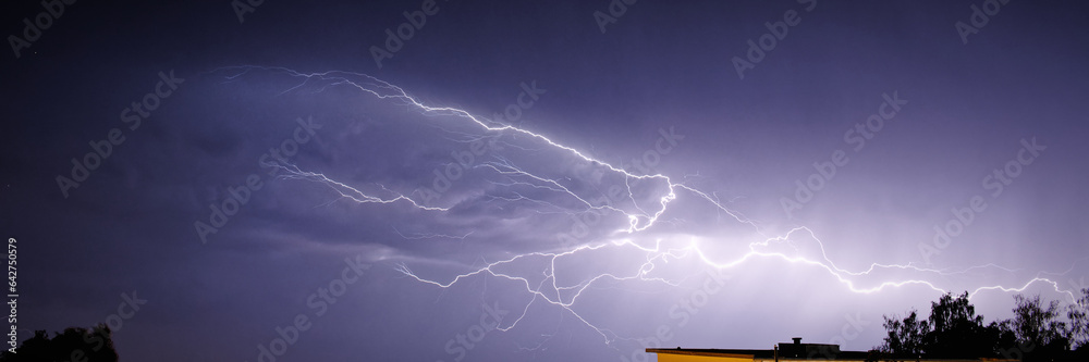 Heavy lightning Heavy lightning