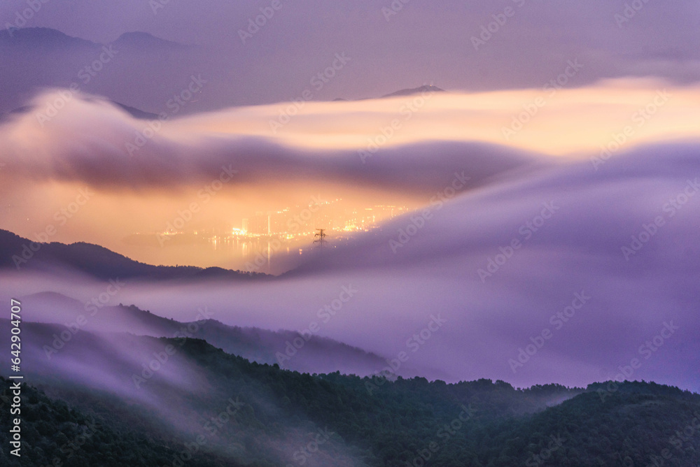 Obraz premium sunrise over mountains