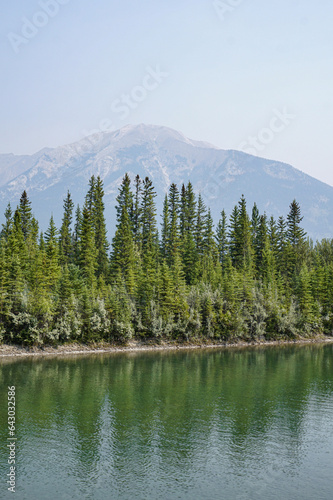 Fototapeta Naklejka Na Ścianę i Meble -  Lake in the mountains of Canada Alberta, Kananaskis