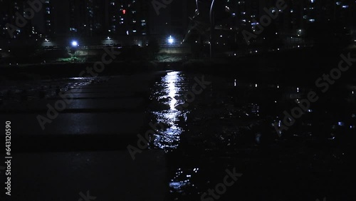 한국 다리및 하천 돌다리 물흐르는 야경 영상 