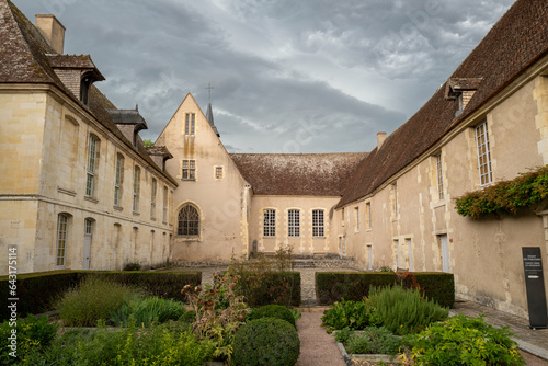 Fototapeta Naklejka Na Ścianę i Meble -  Les façades intérieures du musée d'Issoudun en France en Europe occidentale