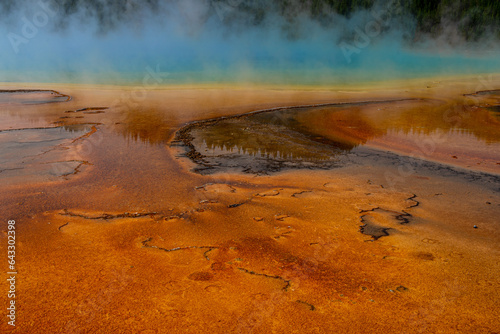 The Grand Prismatic Spring in Yellowstone National Park 