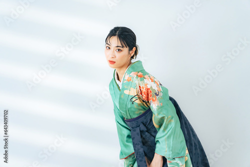 振袖と袴を着た女性のポートレート photo