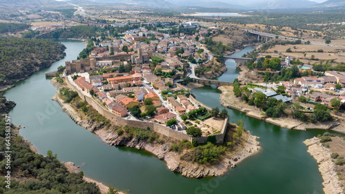 vista aérea del municipio de Buitrago de Lozoya en la comunidad de Madrid, España 
