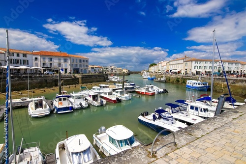 Le Port de St Martin en R  