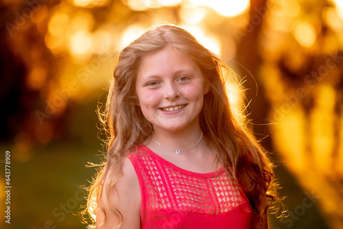 Mädchen im Sonnenuntergang, Girl in Sunset