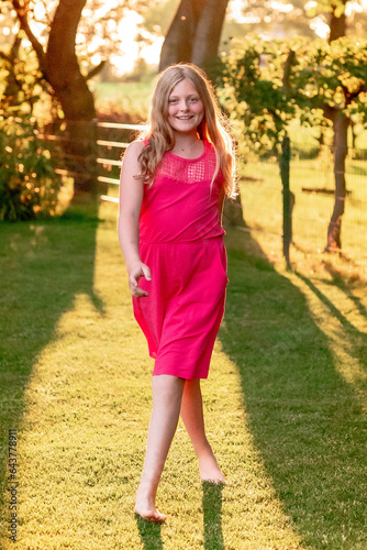 Mädchen im Sonnenuntergang, Girl in Sunset