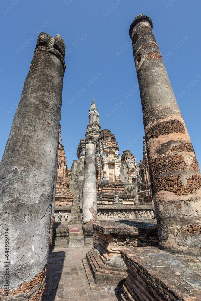 Ancient temple in Sukhothai province
Ps. Public Domain