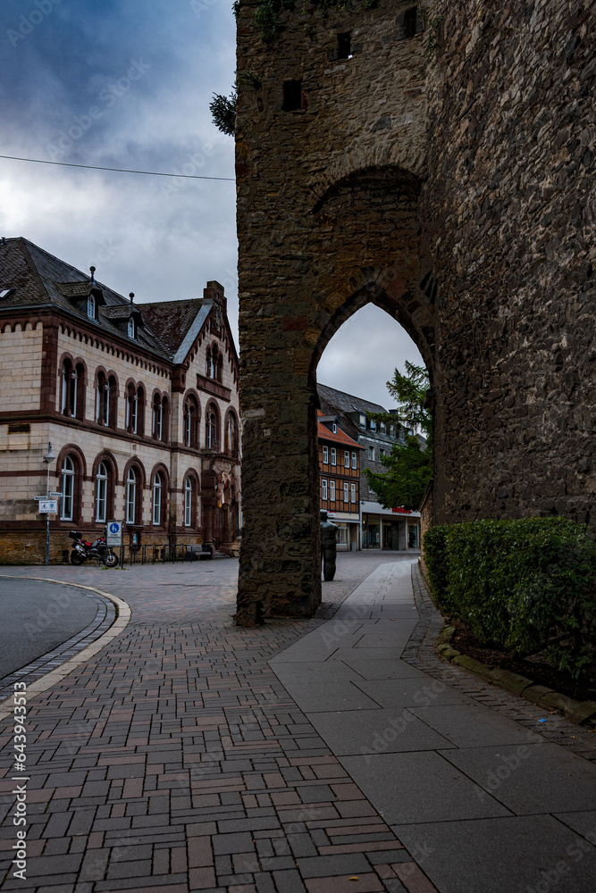 So zeigt sich der Eingang zur schönen Harzstadt Goslar. vom Bahnhof kommend