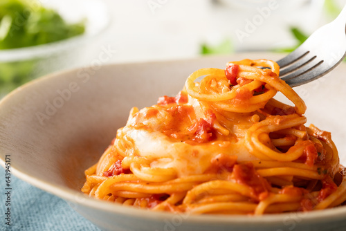 糸引きモッツァレラとトマトソースのスパゲッティー