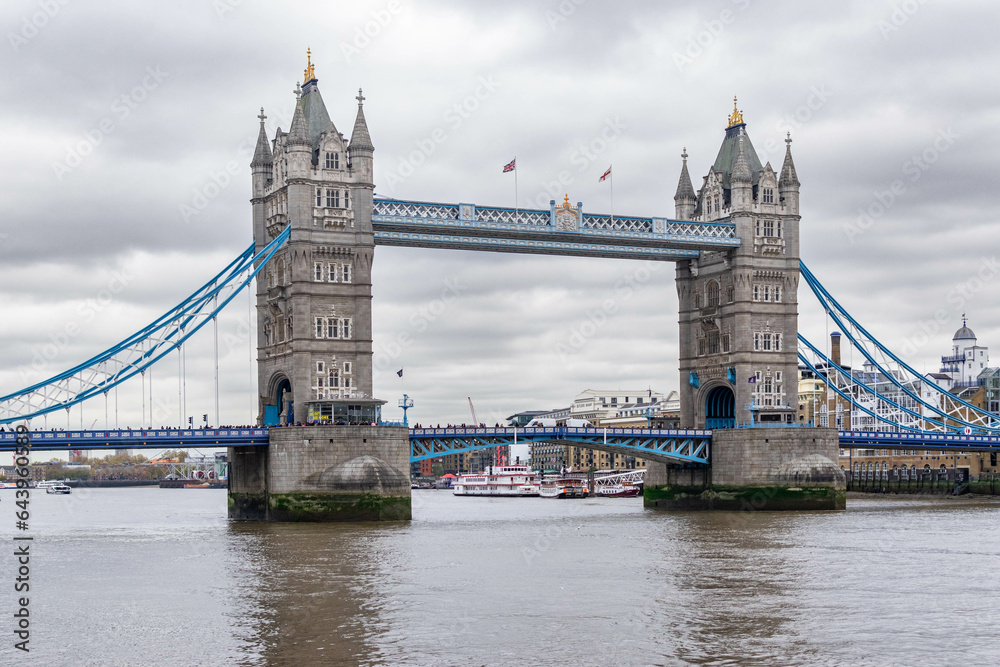 Fototapeta premium Daytime view of the Tower Bridge over the River Thames in London