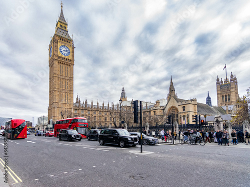 Fototapeta Naklejka Na Ścianę i Meble -  View of Big Ben and the Houses of Parliament in London