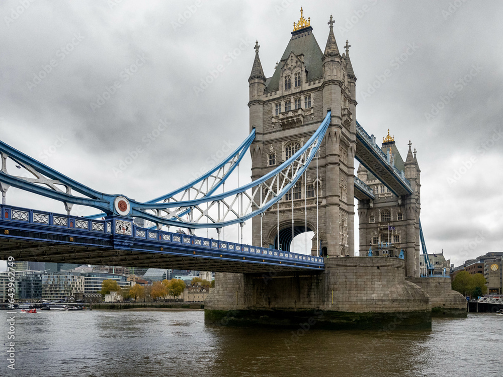 Fototapeta premium Daytime view of the Tower Bridge over the River Thames in London