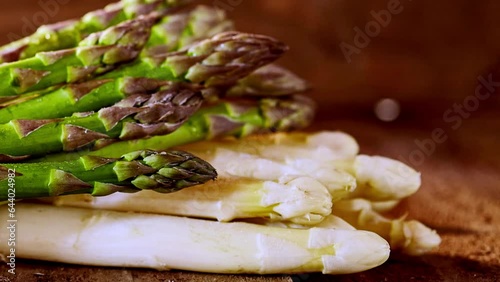 Green and white asparagus