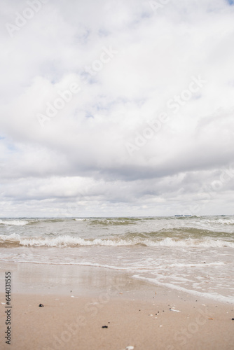 Fototapeta Naklejka Na Ścianę i Meble -  Baltic Sea waves and cloudy sky