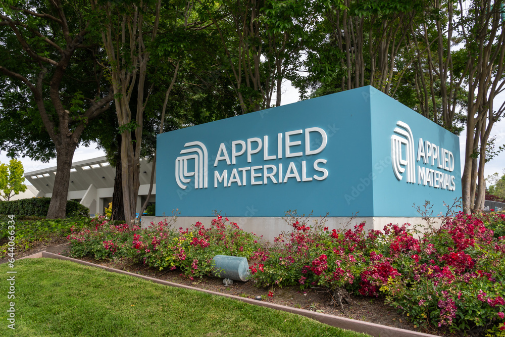 Foto de Applied Materials ground sign outside of their corporate campus