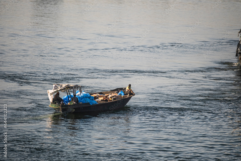 Barca en el Rio Nilo