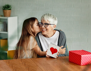 grandmother granddaughter gift present greeting card  birthday mother day family greeting card box love celebration holiday