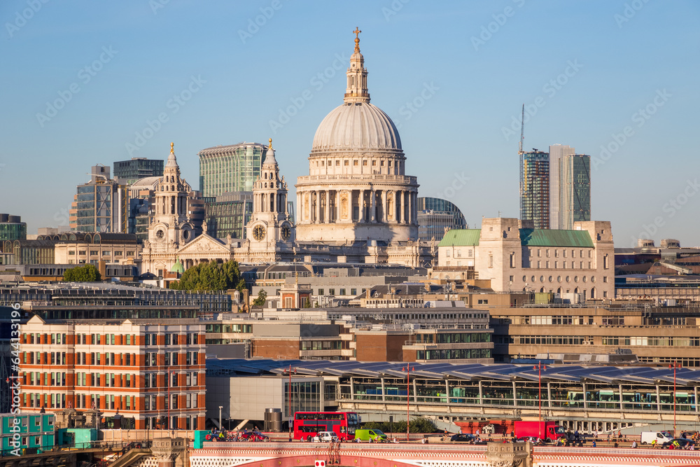Fototapeta premium St Paul's Cathedral with Blackfriars bridges in London, England