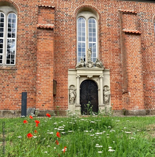 Eingang zur Kirche Walsrode Stellichte in der Lüneburger Heide	 photo