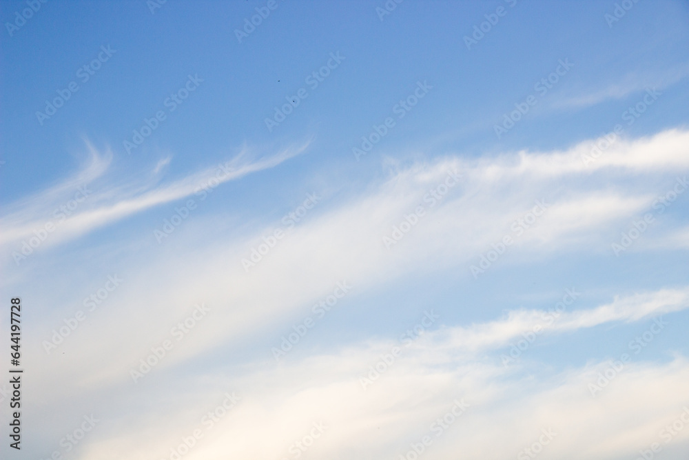 Photo of the sky, white clouds and blue sky, beautiful photo