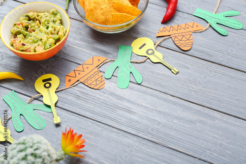 Nachos, guacamole and garla...